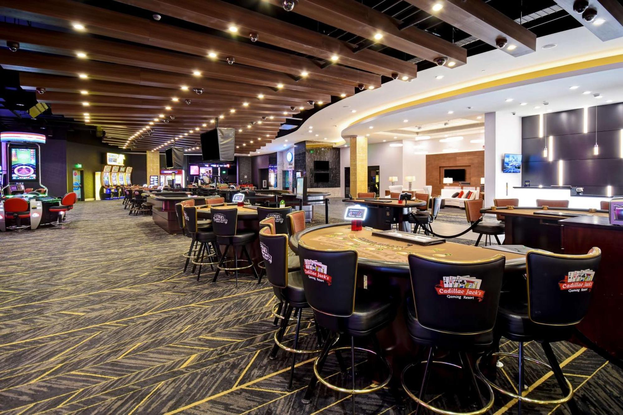Doubletree By Hilton Deadwood At Cadillac Jack'S Exterior foto